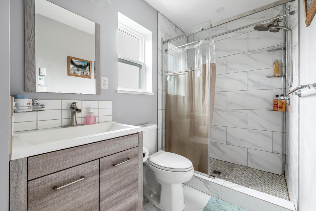 Stylish Dual Bedroom Suite In Van West Vancouver Eksteriør bilde