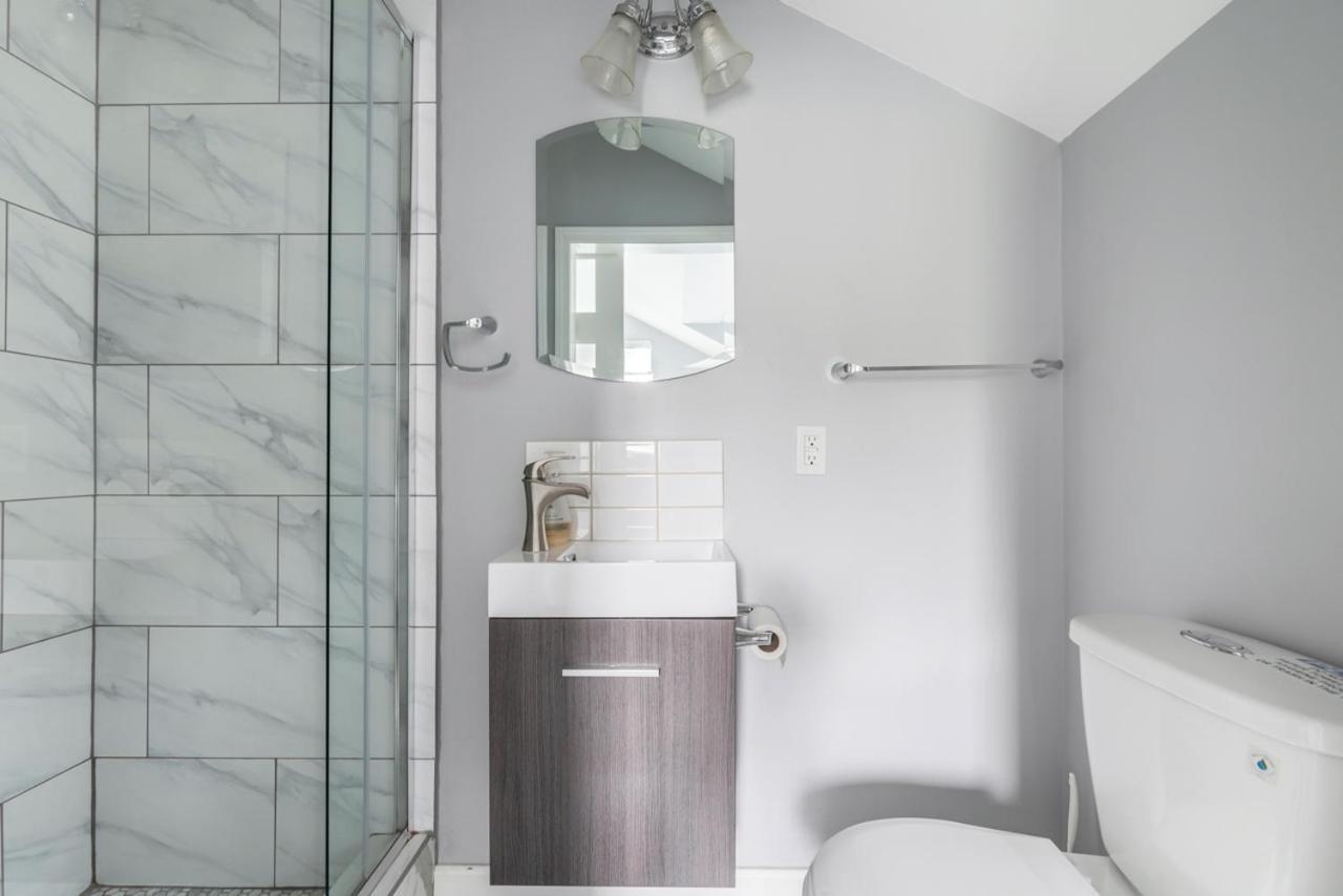 Stylish Dual Bedroom Suite In Van West Vancouver Eksteriør bilde